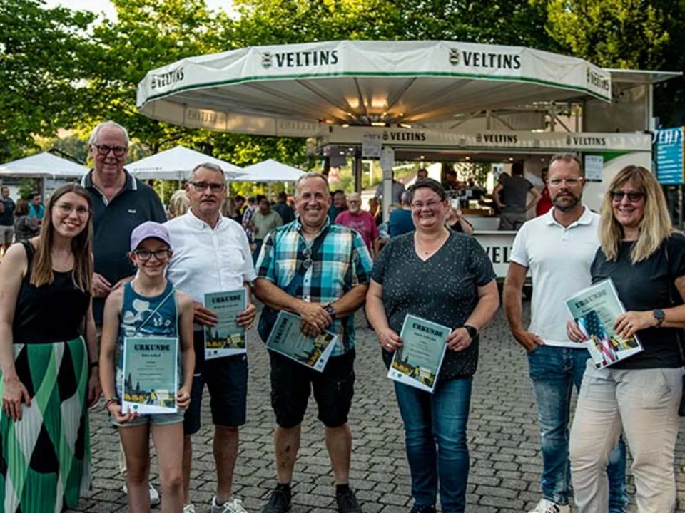 Die Siegerinnen und Sieger des diesjährigen Stadtradelns in der Gemeinde Bestwig wurden jetzt beim Gastgarten sowie im Bürger- und Rathaus ausgezeichnet.