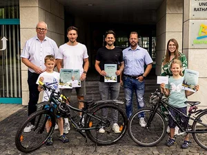 Die Siegerinnen und Sieger des diesjährigen Stadtradelns in der Gemeinde Bestwig wurden jetzt beim Gastgarten sowie im Bürger- und Rathaus ausgezeichnet.