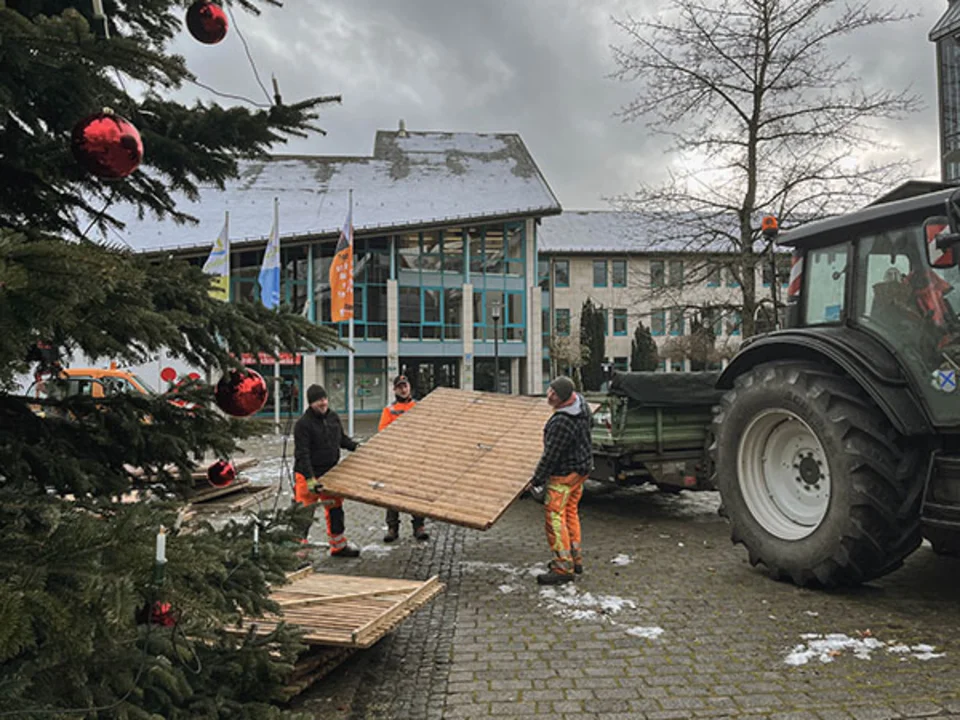 Vorbereitung auf den Weihnachtsmarkt