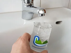 Zum jährlichen Welttag des Wassers am 22. März weist das heimische Kommunalunternehmen Hochsauerlandwasser GmbH (HSW) auf die Möglichkeiten hin, die jeder Mensch zum Schutz der Ressource Rohwasser hat.