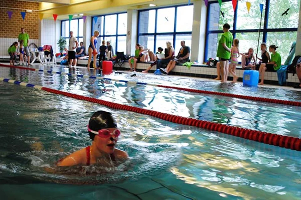 Schwimmwettbewerk im Schwimmbad Velmede