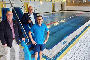 Alex Macedo ist neuer Mitarbeiter im Schwimmbad Velmede