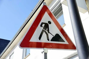 Schild Bauarbeiten